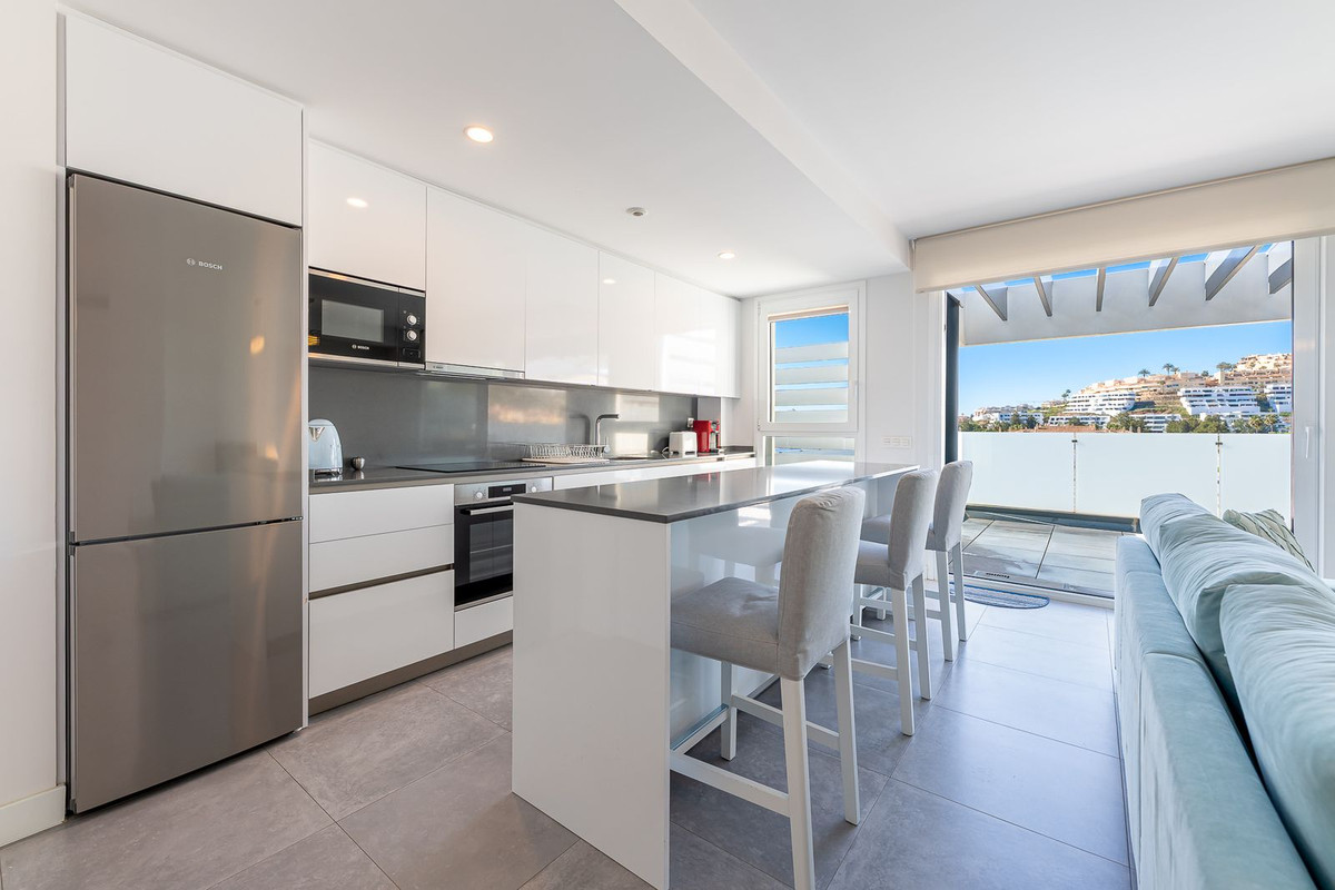 3 bedroom Apartments for sale in La Cala de Mijas – R5311681