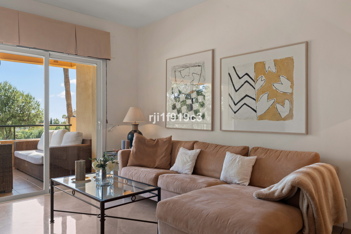 3 bedroom Apartments for sale in Elviria Hills – R5321299