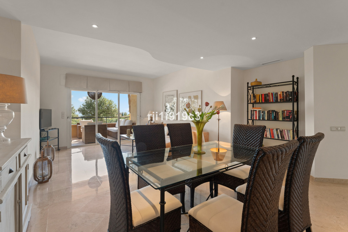 3 bedroom Apartments for sale in Elviria Hills – R5321299