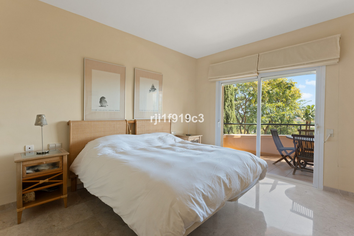 3 bedroom Apartments for sale in Elviria Hills – R5321299