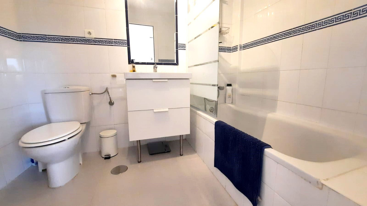 2 bedroom Apartments for sale in Riviera del Sol – R5325364