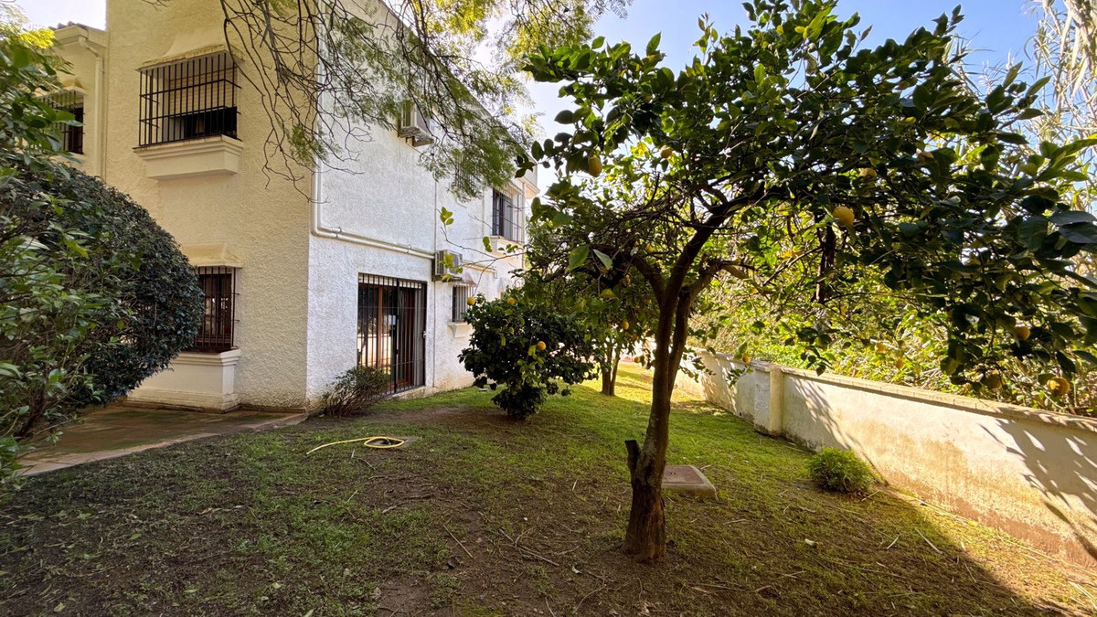 Villas de 5 dormitorios en venta en El Rosario – R5302936