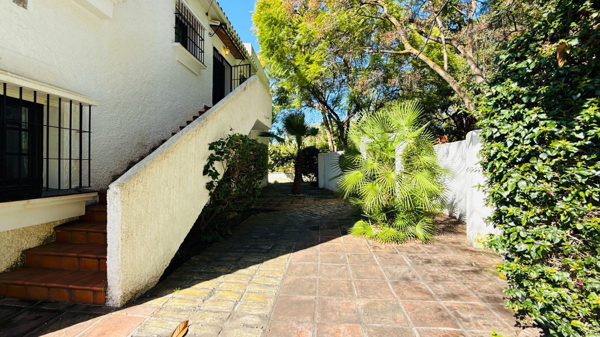 Villas de 5 dormitorios en venta en El Rosario – R5302936