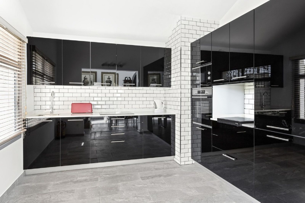 3 bedroom Villas for sale in Elviria – R5253490