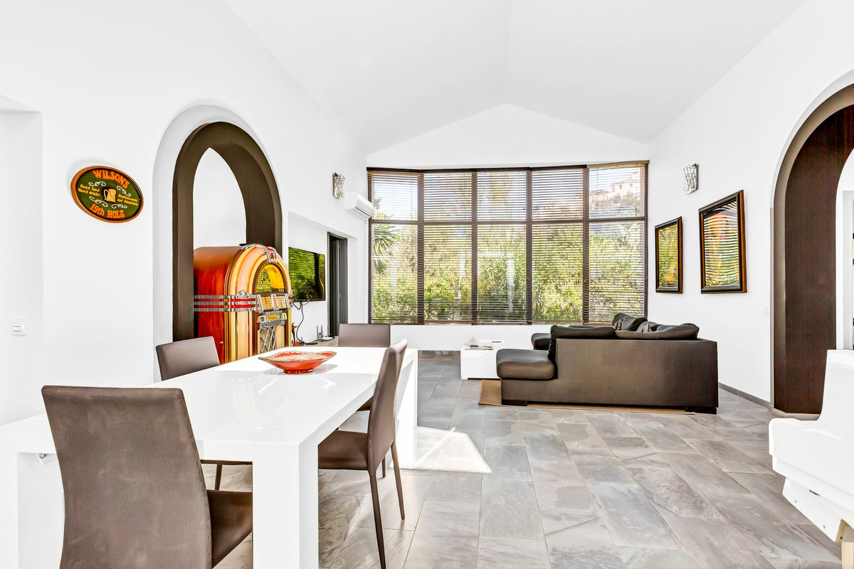 3 bedroom Villas for sale in Elviria – R5253490