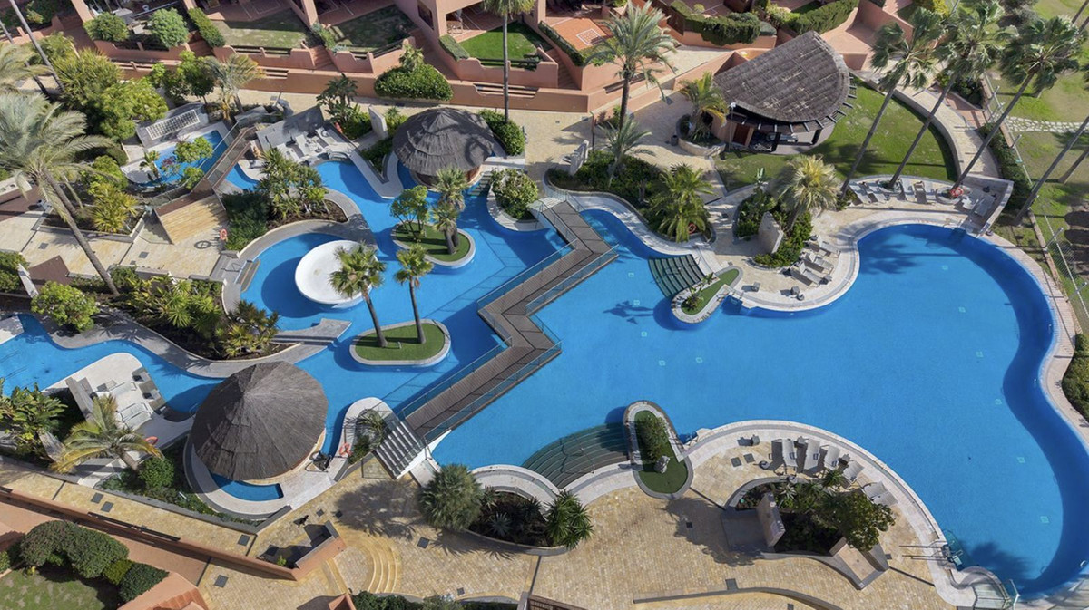 Apartamentos de 3 dormitorios en venta en Nueva Milla de Oro – R5320690