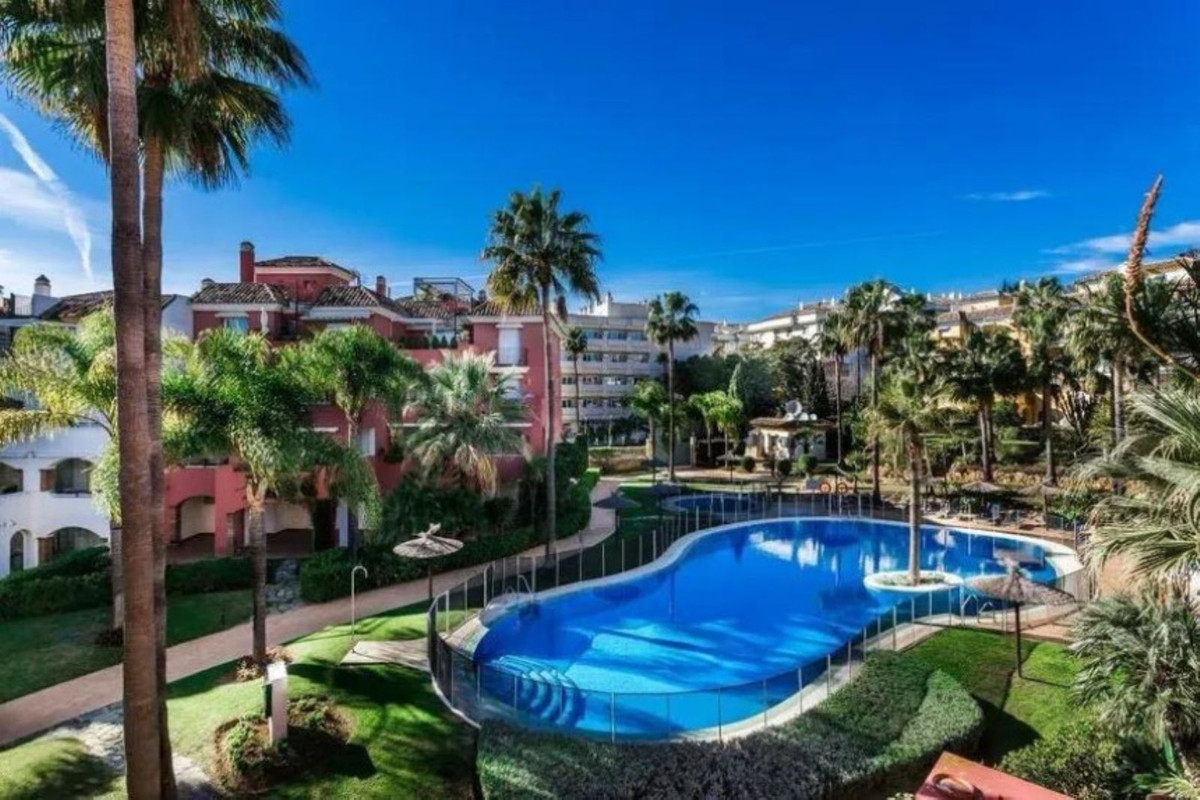 4 bedroom Apartments for sale in Marbella – R5321119