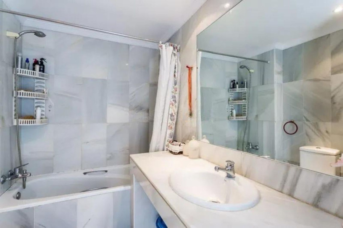 4 bedroom Apartments for sale in Marbella – R5321119