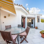 Aticos de 2 dormitorios en venta en Elviria – R5342119