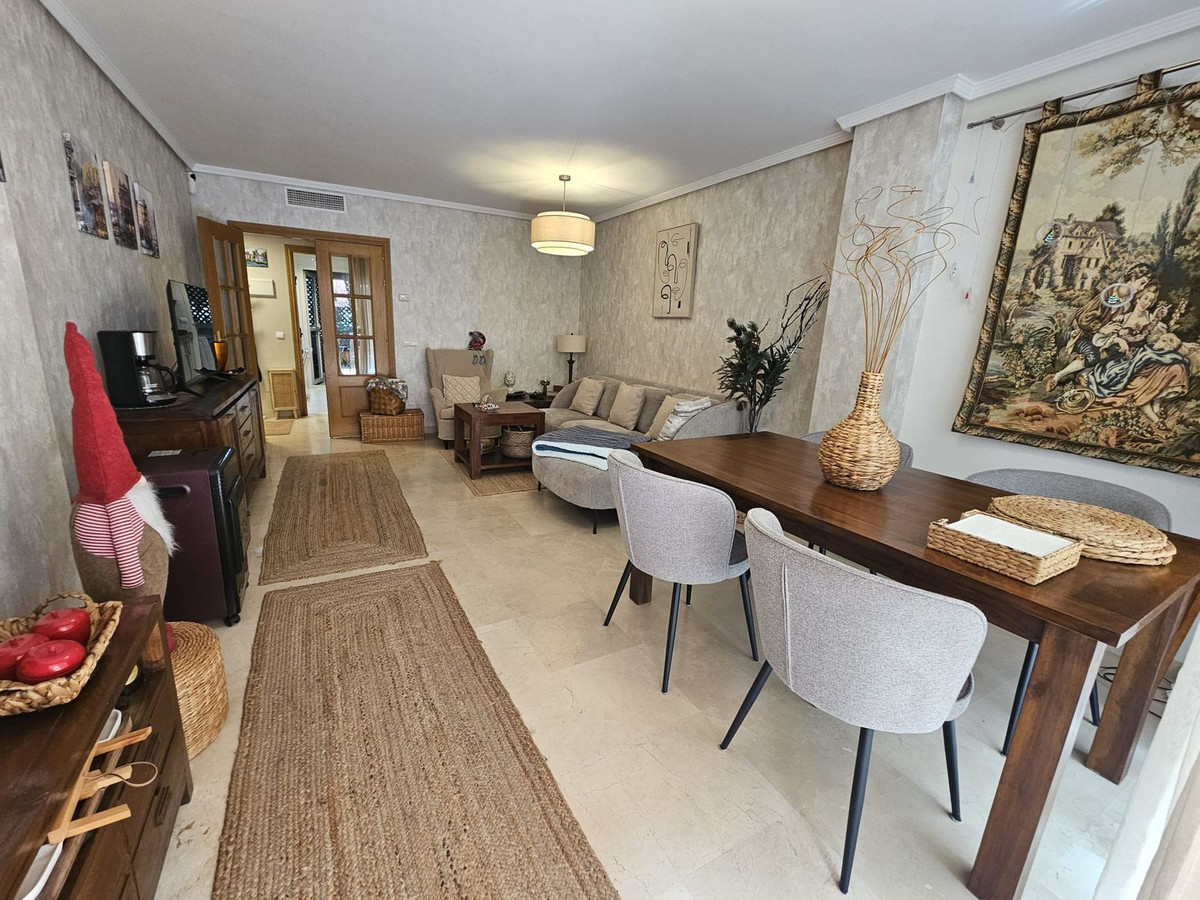 2 bedroom Apartments for sale in Las Chapas – R5317663