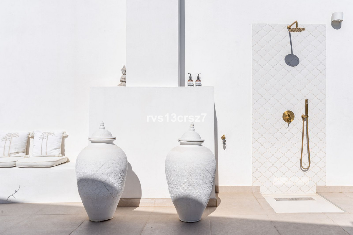 4 bedroom Villas for sale in El Rosario – R5183926