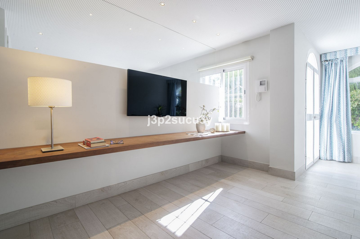 3 bedroom Apartments for sale in Guadalmina Baja – R5310721