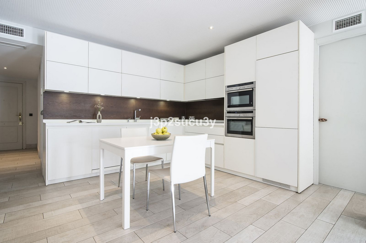 3 bedroom Apartments for sale in Guadalmina Baja – R5310721