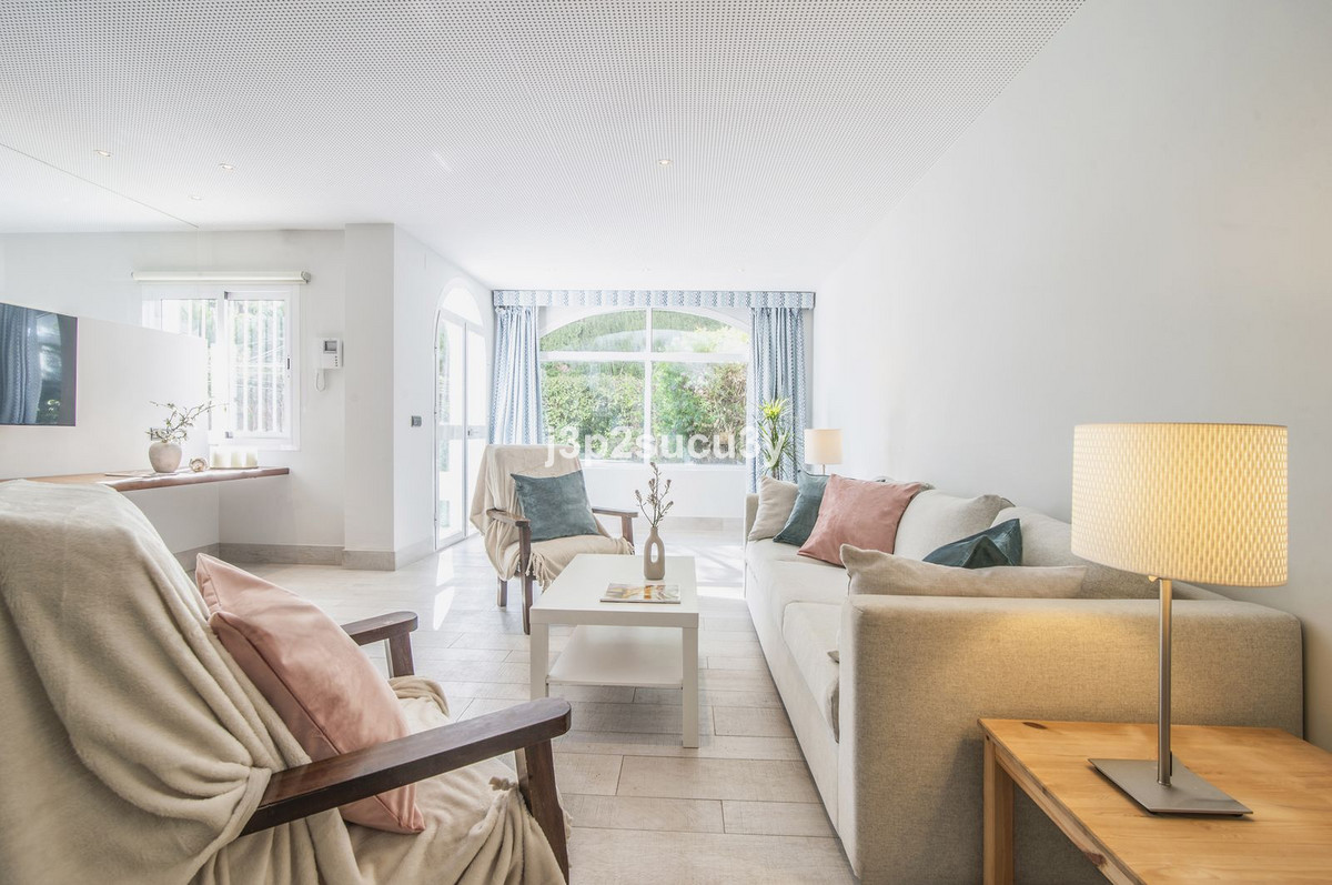 3 bedroom Apartments for sale in Guadalmina Baja – R5310721