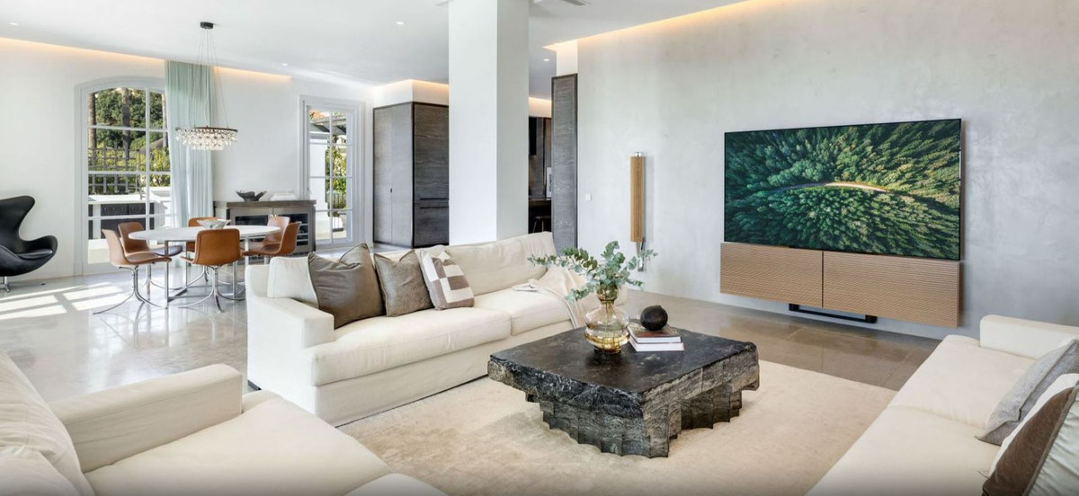 7 bedroom Villas for sale in Marbella – R5254003