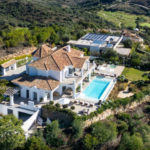 7 bedroom Villas for sale in Marbella – R5254003