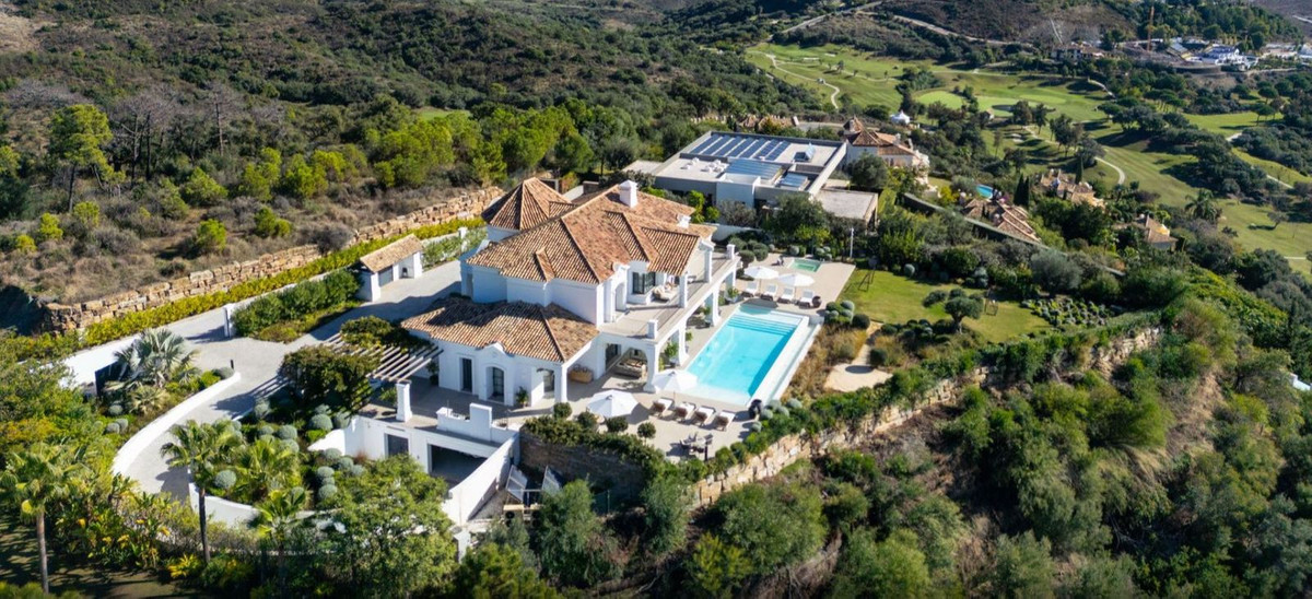 7 bedroom Villas for sale in Marbella – R5254003