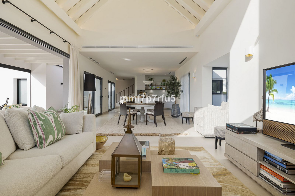 4 bedroom Villas for sale in Milla de Oro – R5221360