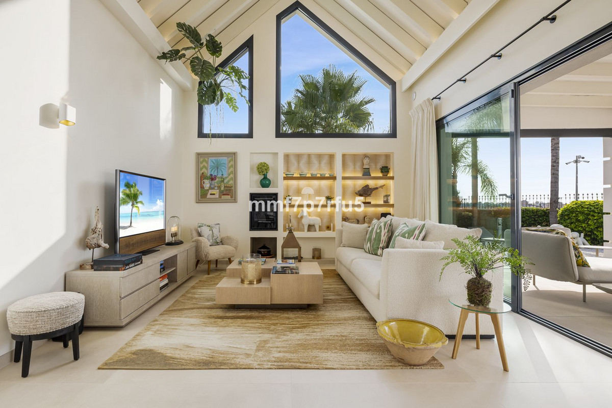 4 bedroom Villas for sale in Milla de Oro – R5221360