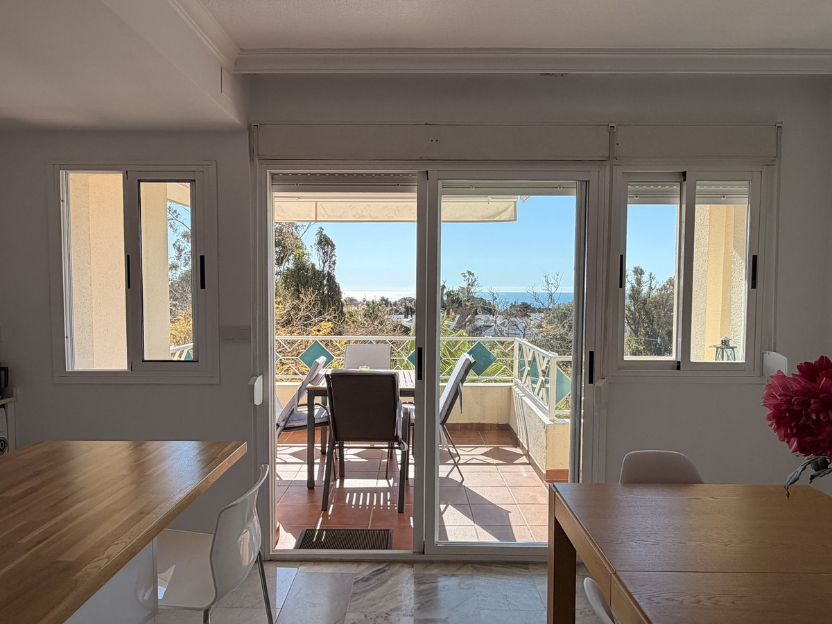 2 bedroom Apartments for sale in Costabella – R3731185