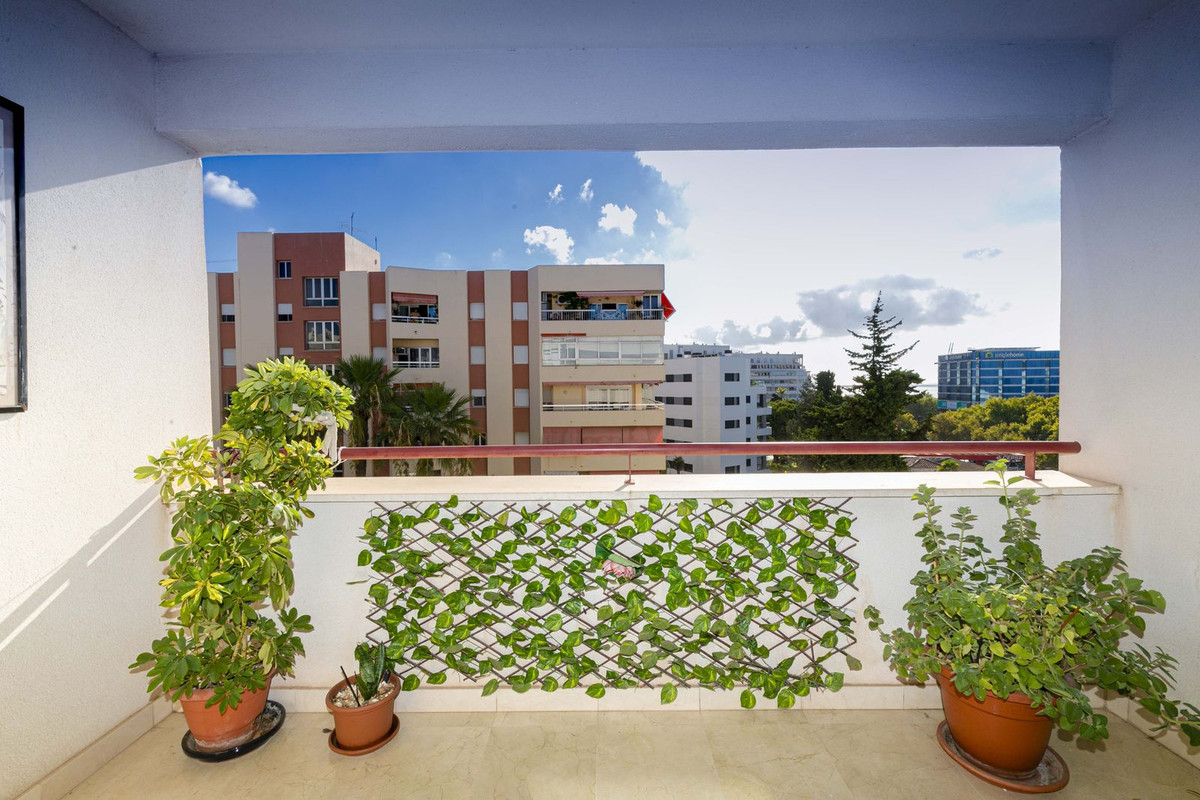 2 bedroom Apartments for sale in Marbella – R4827436