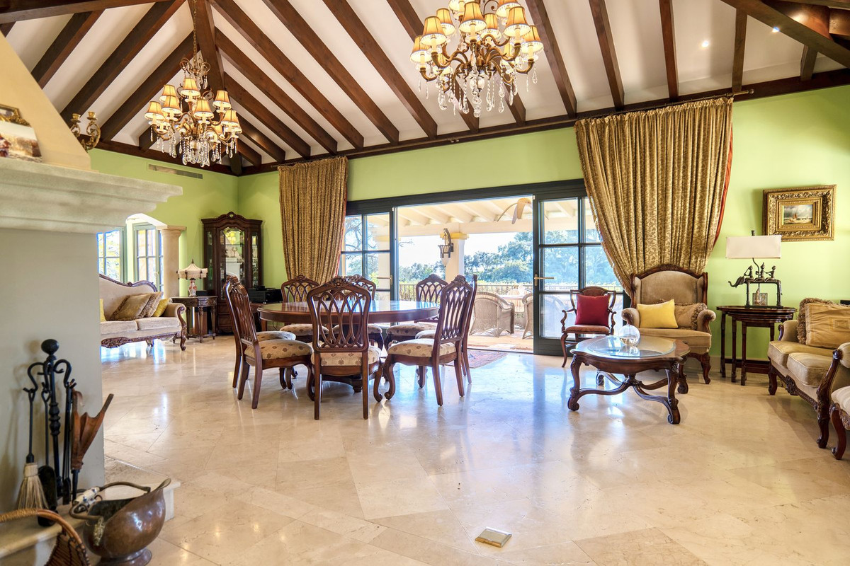 6 bedroom Villas for sale in La Zagaleta – R5335414