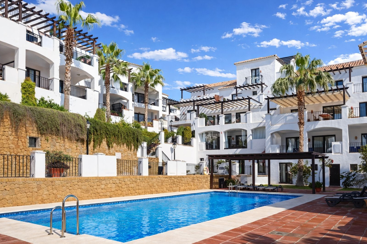 2 bedroom Apartments for sale in Altos de los Monteros – R5319475