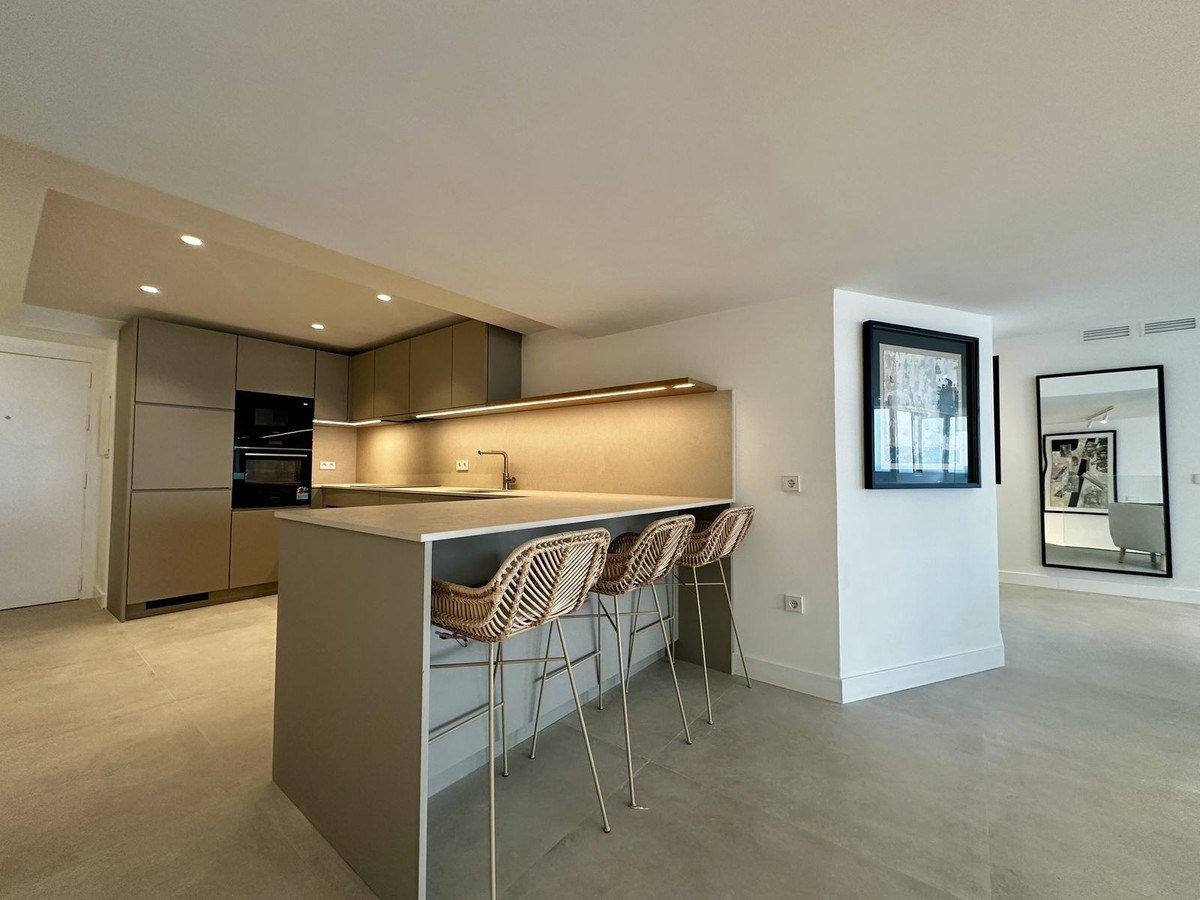 3 bedroom Apartments for sale in Marbella – R5139037