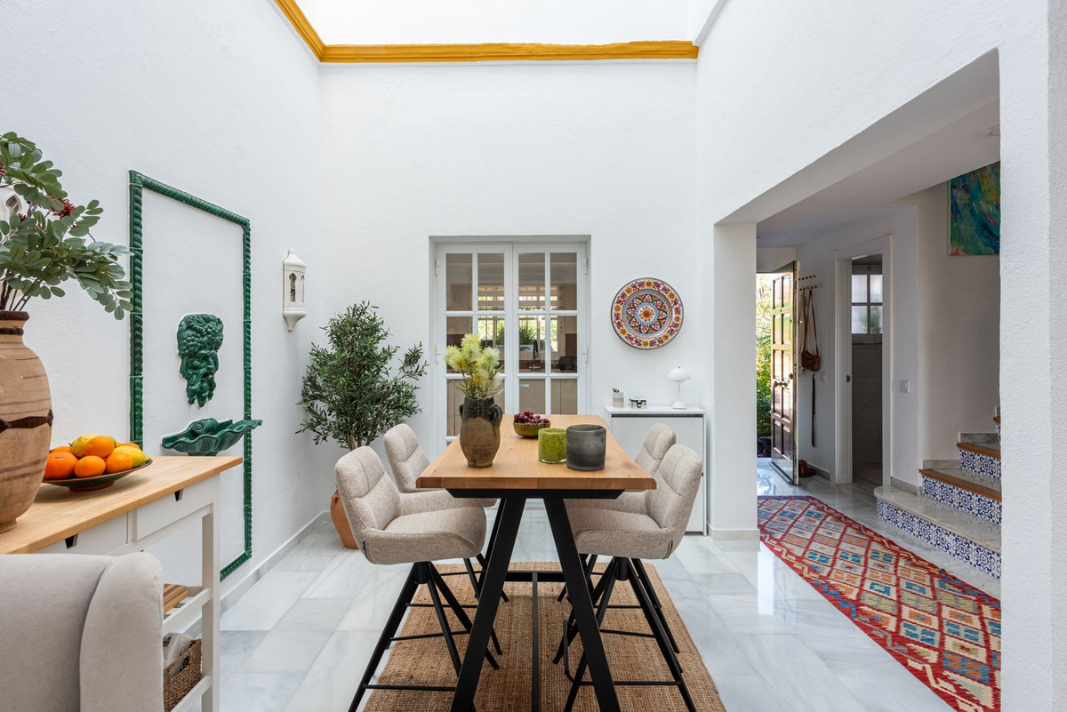 4 bedroom Townhouses for sale in Nueva Milla de Oro – R5319385