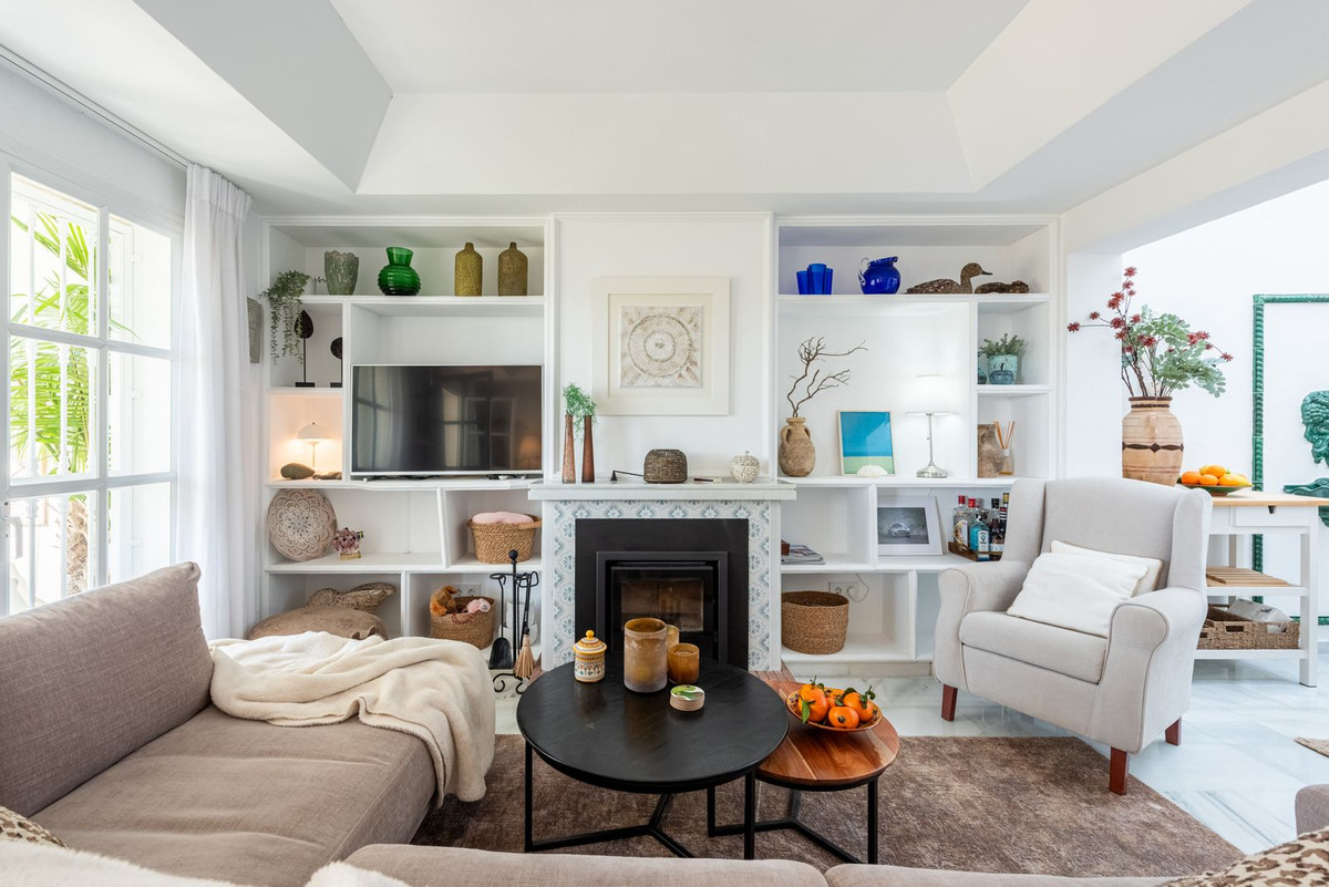 4 bedroom Townhouses for sale in Nueva Milla de Oro – R5319385