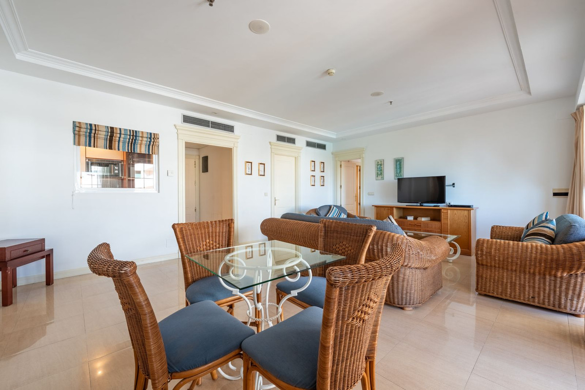 2 bedroom Apartments for sale in Marbella – R5335477