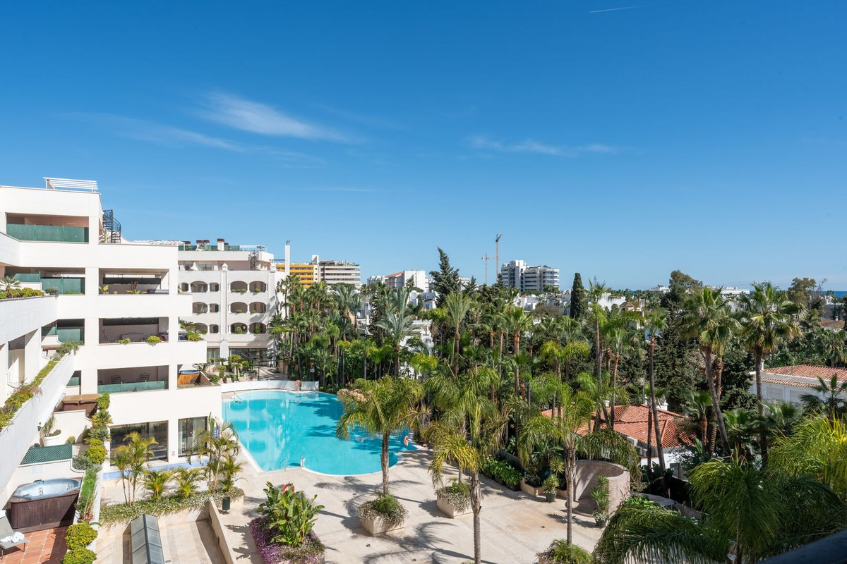 2 bedroom Apartments for sale in Marbella – R5335477