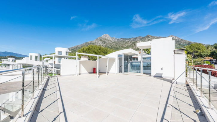 Adosados de 4 dormitorios en venta en Milla de Oro – R5236576 en 