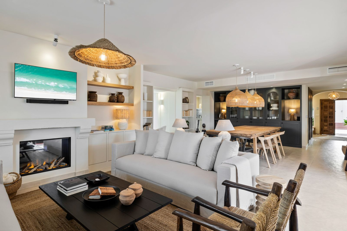 3 bedroom Villas for sale in Hacienda Las Chapas – R5271628