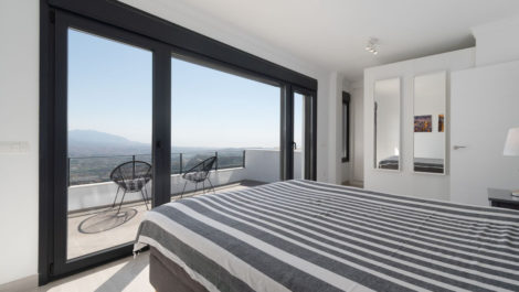 4 bedroom Townhouses for sale in La Mairena – R5126974