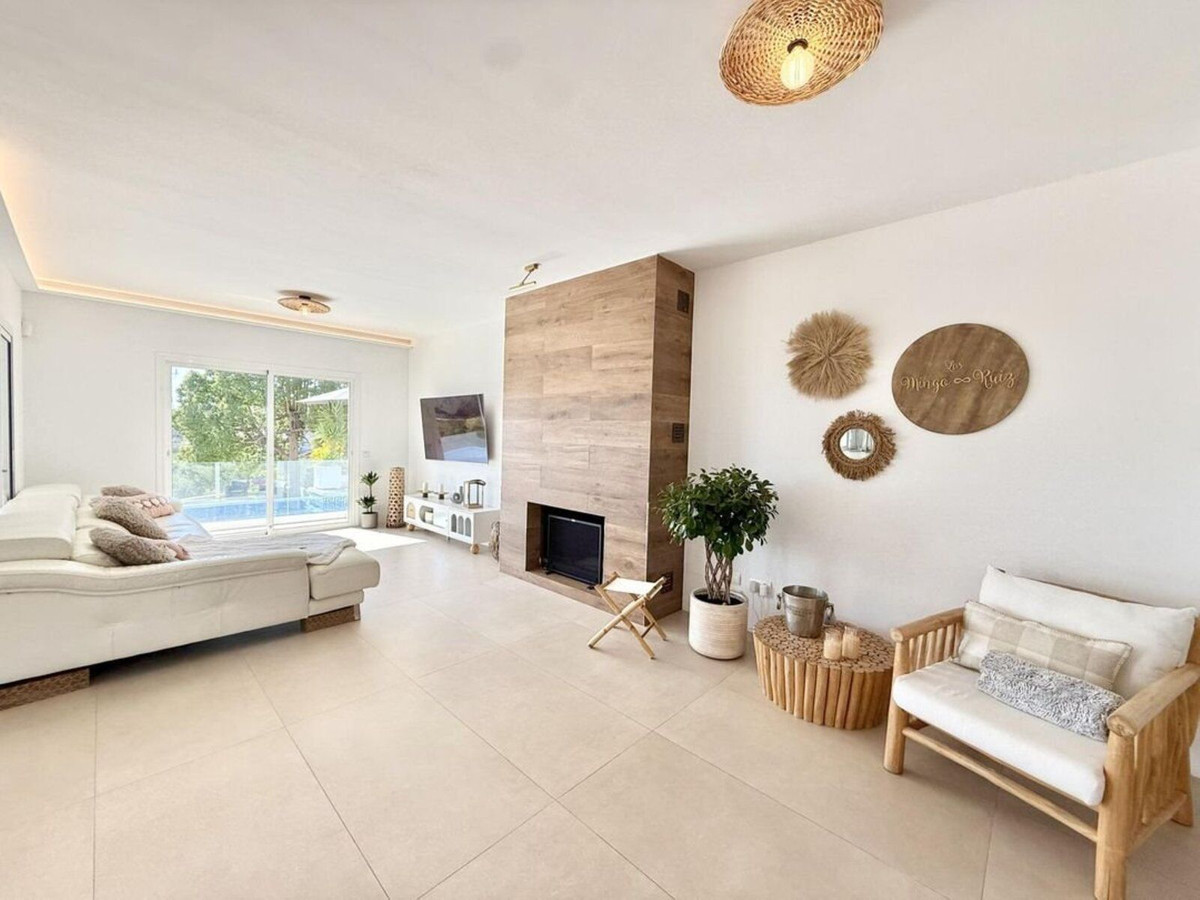 3 bedroom Villas for sale in Riviera del Sol – R5347504