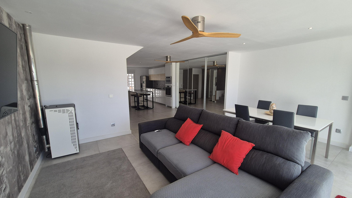 5 bedroom Townhouses for sale in La Cala de Mijas – R5357926