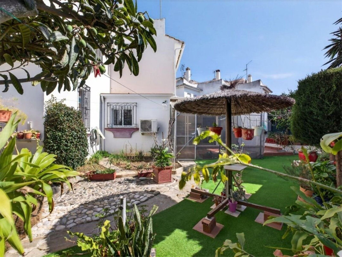 Adosados de 3 dormitorios en venta en Calahonda – R5348719