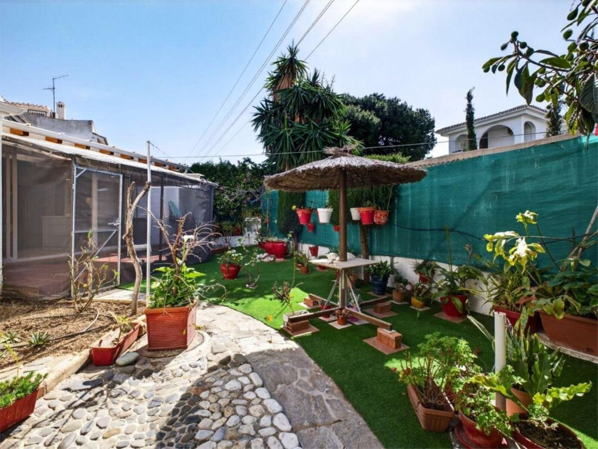 Adosados de 3 dormitorios en venta en Calahonda – R5348719