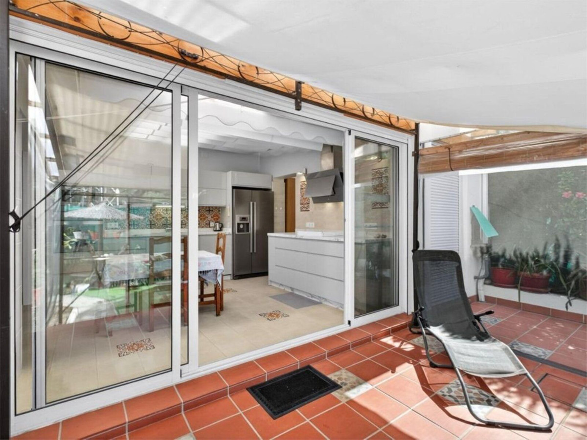 Adosados de 3 dormitorios en venta en Calahonda – R5348719