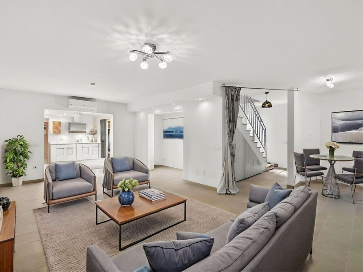 Adosados de 3 dormitorios en venta en Calahonda – R5348719