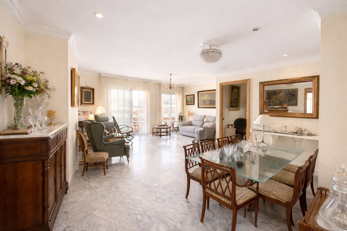 3 bedroom Apartments for sale in Marbella – R5358244