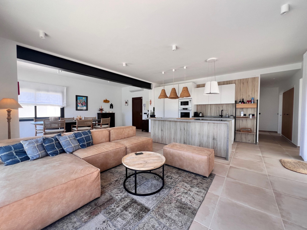 3 bedroom Villas for sale in Nueva Milla de Oro – R5106574