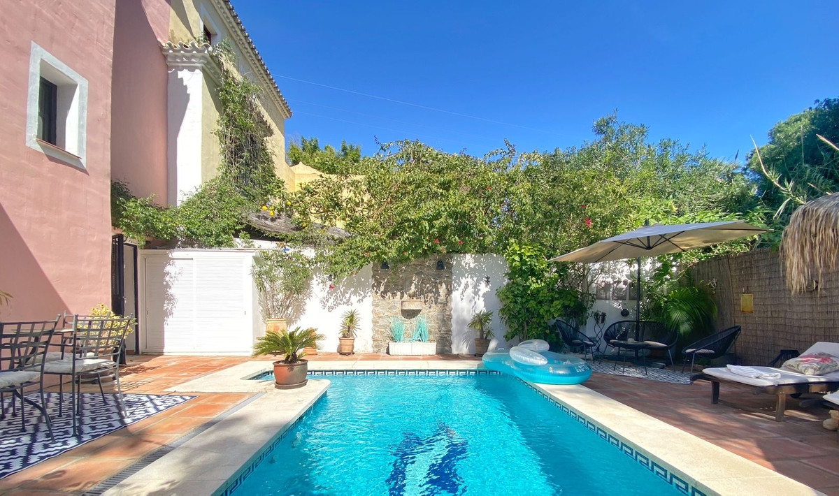 Pareados de 3 dormitorios en venta en Marbella – R5315791