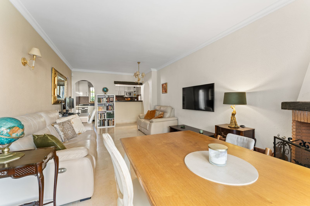 2 bedroom Apartments for sale in Riviera del Sol – R5342347