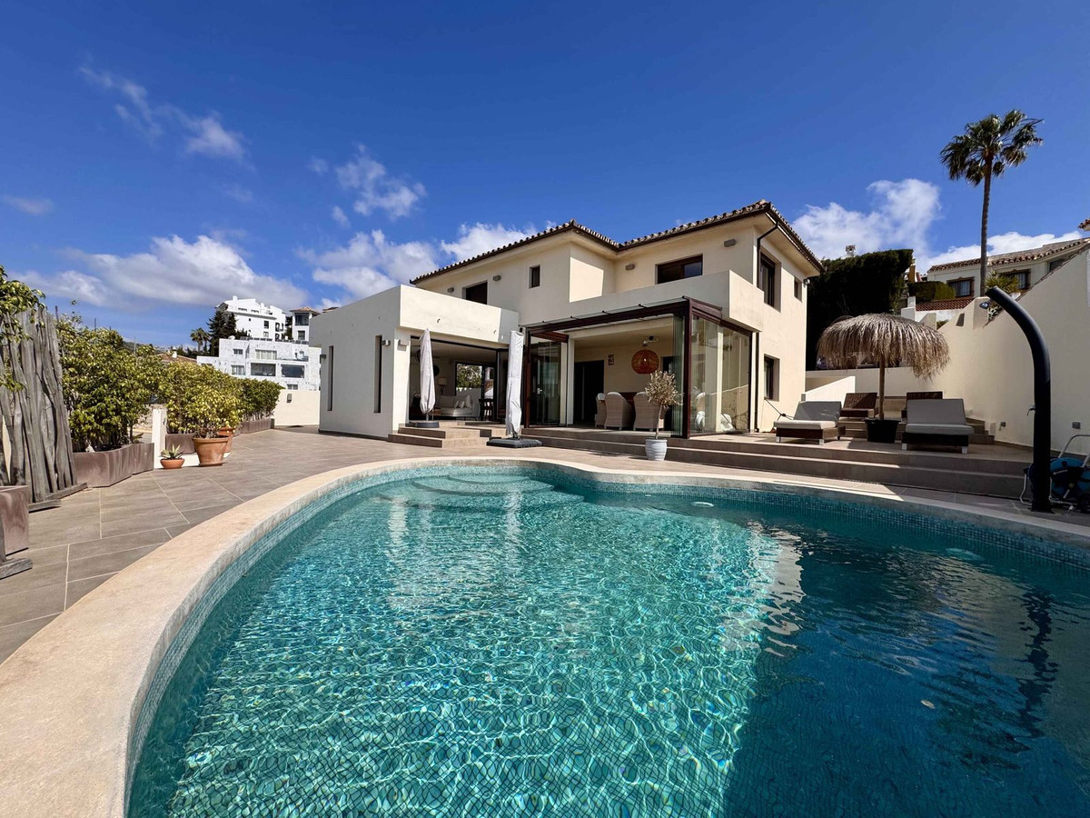 5 bedroom Villas for sale in Riviera del Sol – R5342257