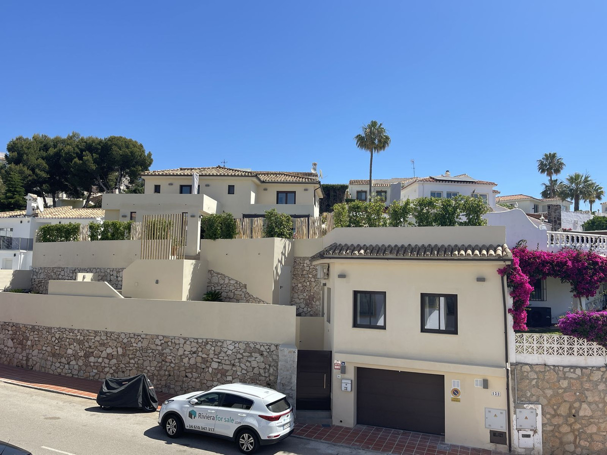 5 bedroom Villas for sale in Riviera del Sol – R5342257