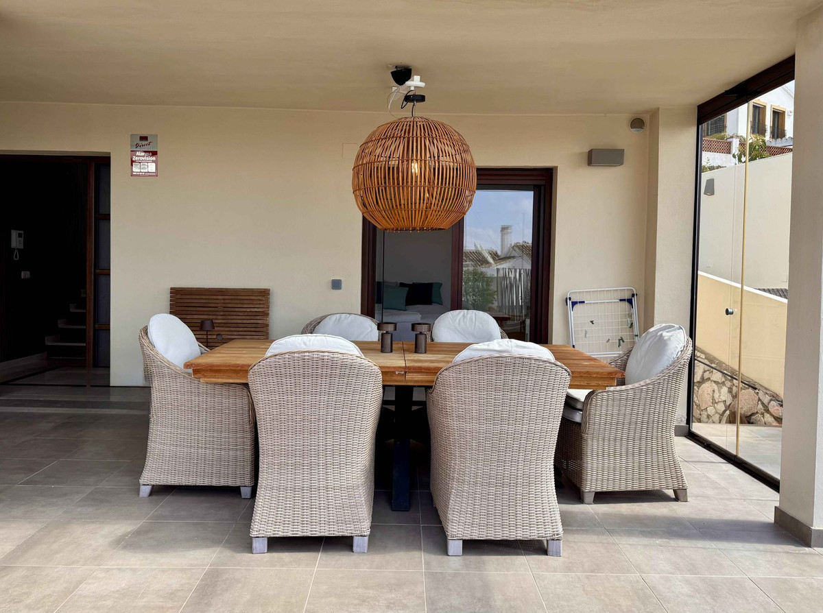 5 bedroom Villas for sale in Riviera del Sol – R5342257