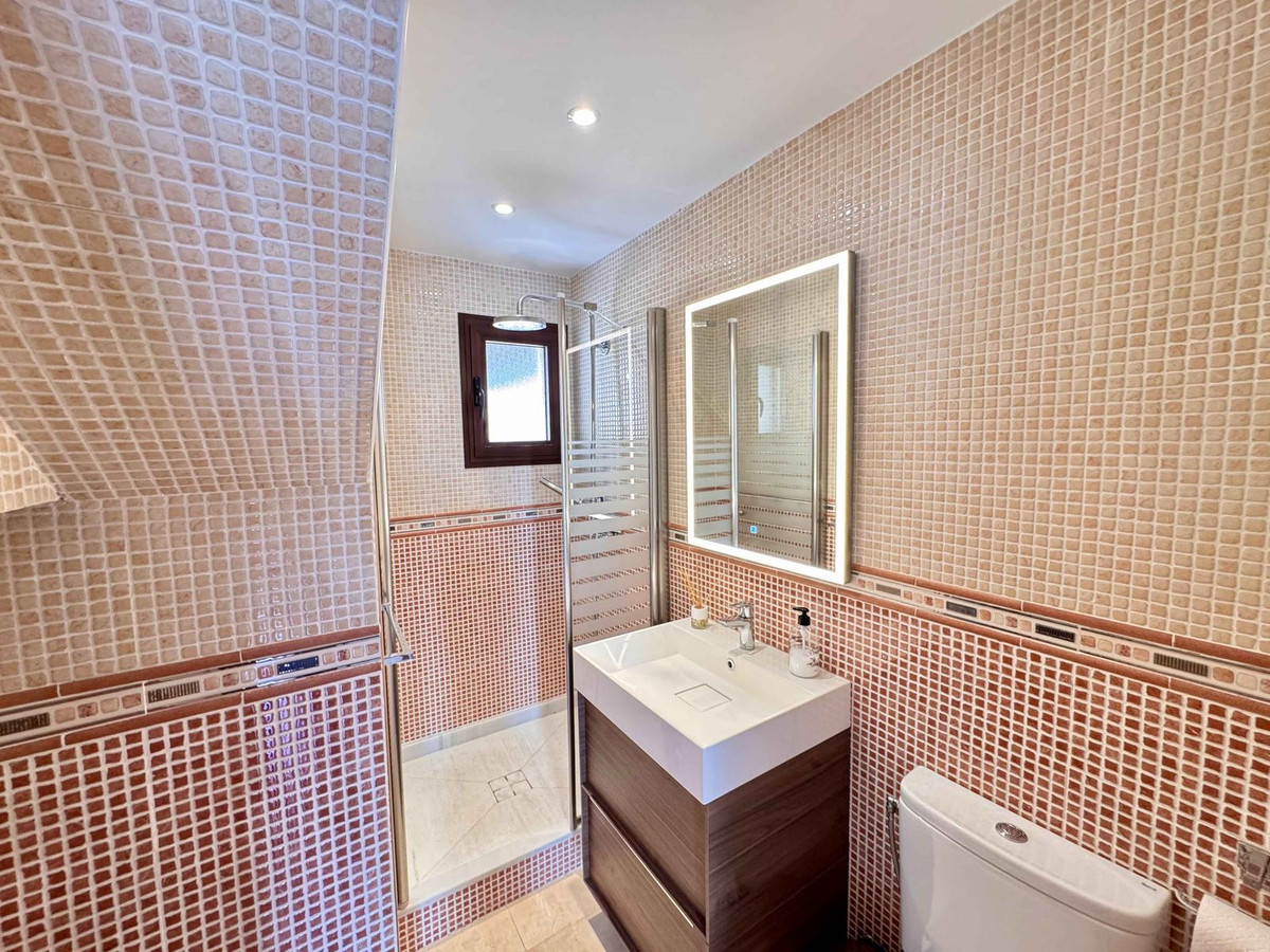 5 bedroom Villas for sale in Riviera del Sol – R5342257