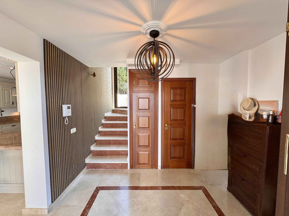 5 bedroom Villas for sale in Riviera del Sol – R5342257